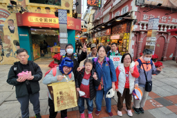 麗霞與宿舍學員成為好友，一起到澳門旅遊