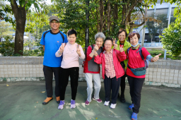 素儀在宿舍認識了一班好朋友