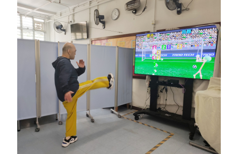 以VR踢足球訓練活動機能