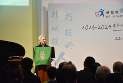 董事王美鳳牧師勉勵同工